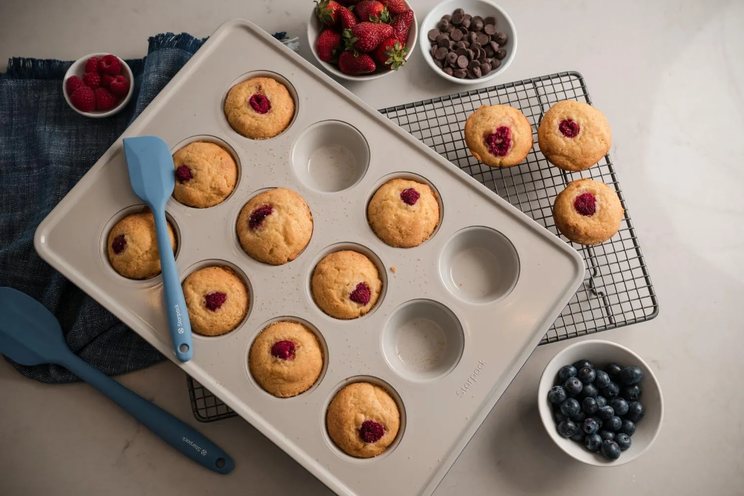 Bakers Gonna Bake - 12 Hole Muffin Pan