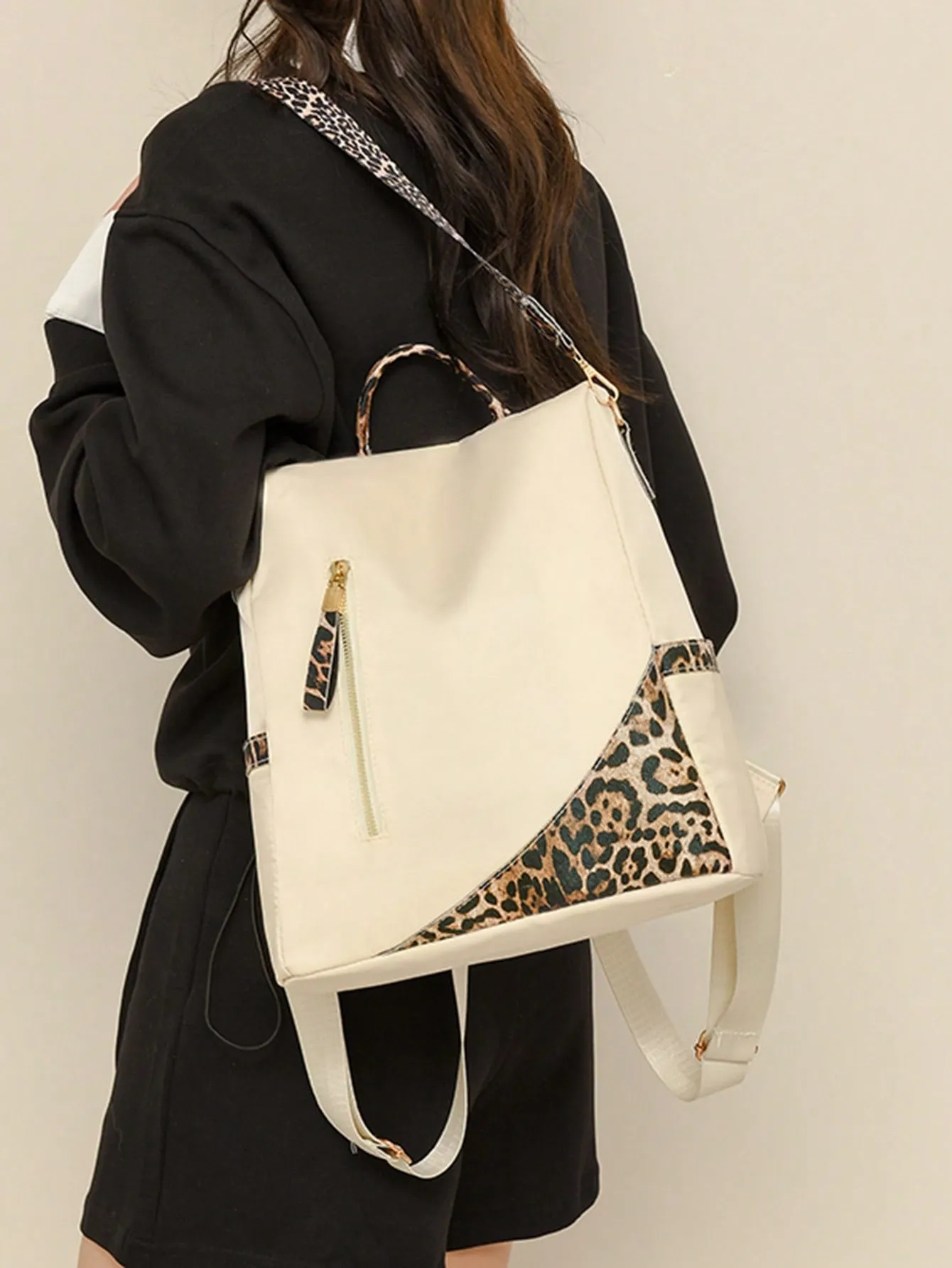 Chic & Secure: Two-Tone Anti-Theft Large Capacity Backpack for Stylish Students