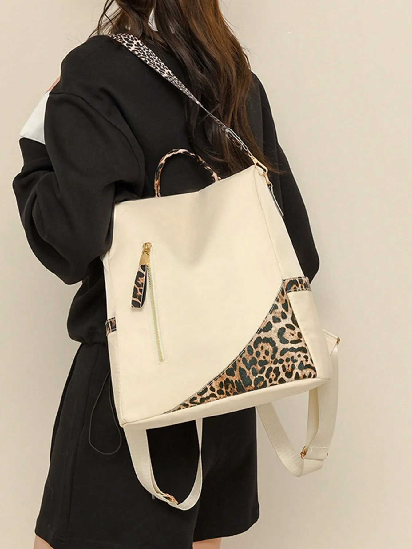 Chic & Secure: Two-Tone Anti-Theft Large Capacity Backpack for Stylish Students