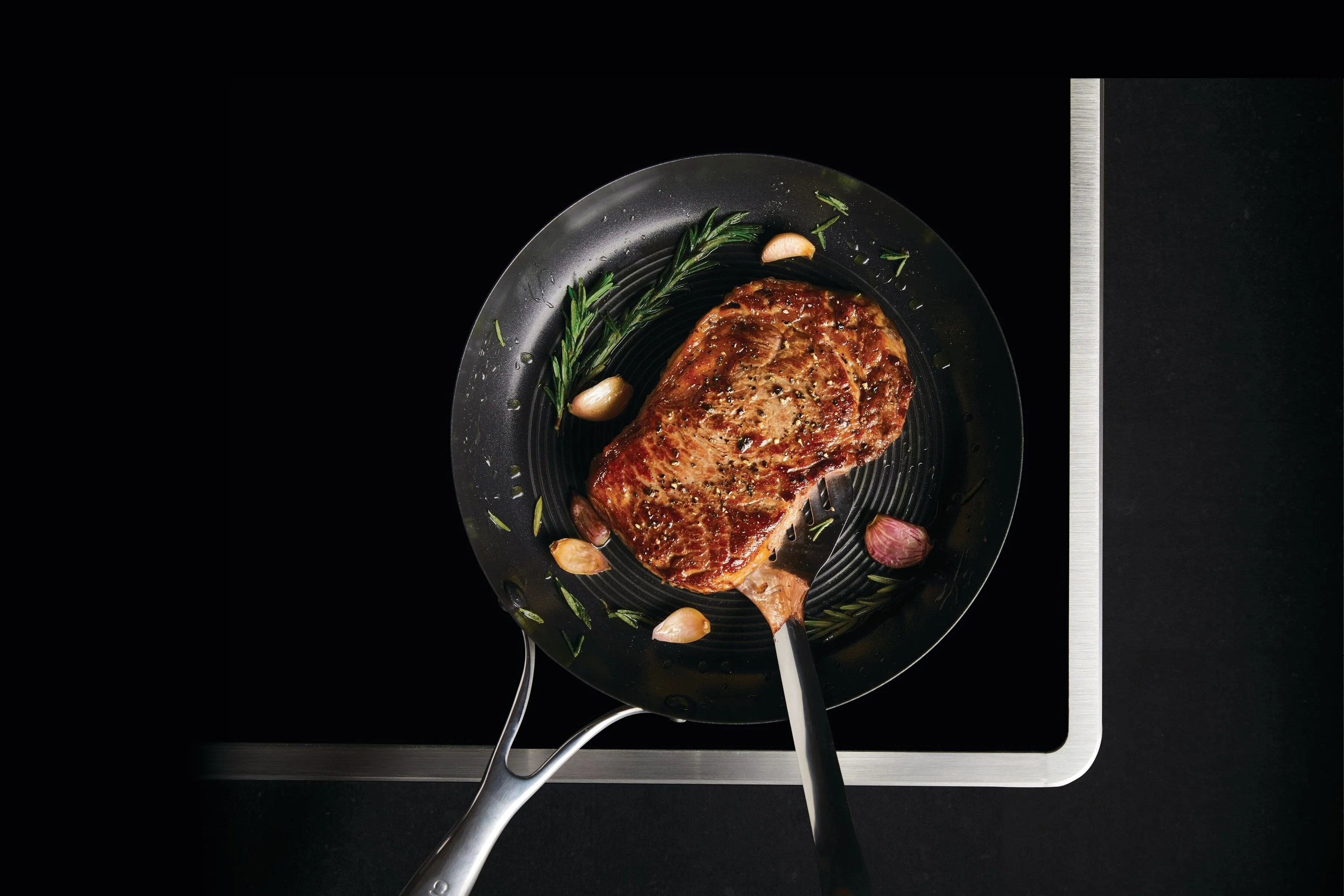 Circulon SteelShield S-Series 24cm Frypan with Slotted Spatula - 24cm