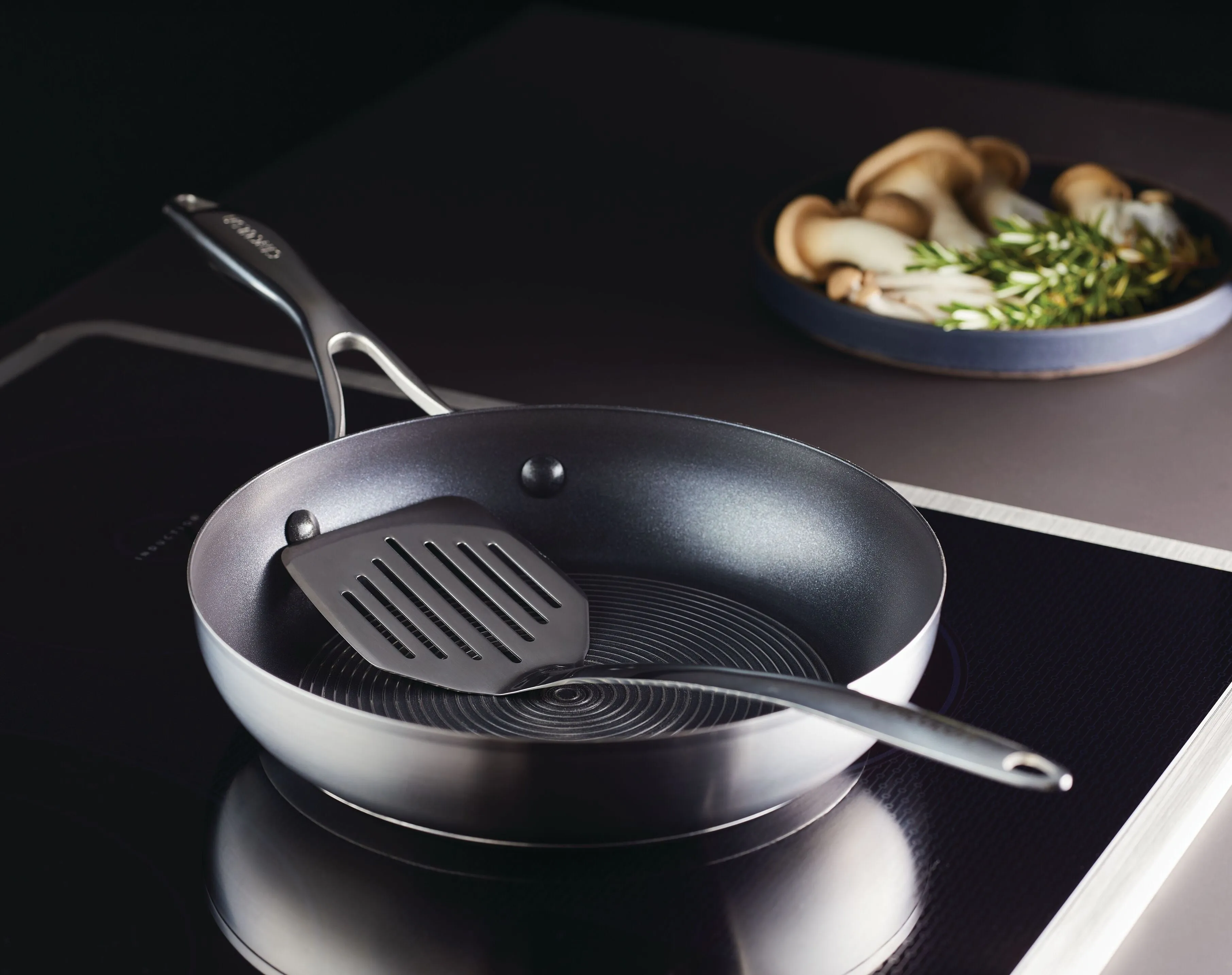 Circulon SteelShield S-Series 24cm Frypan with Slotted Spatula - 24cm