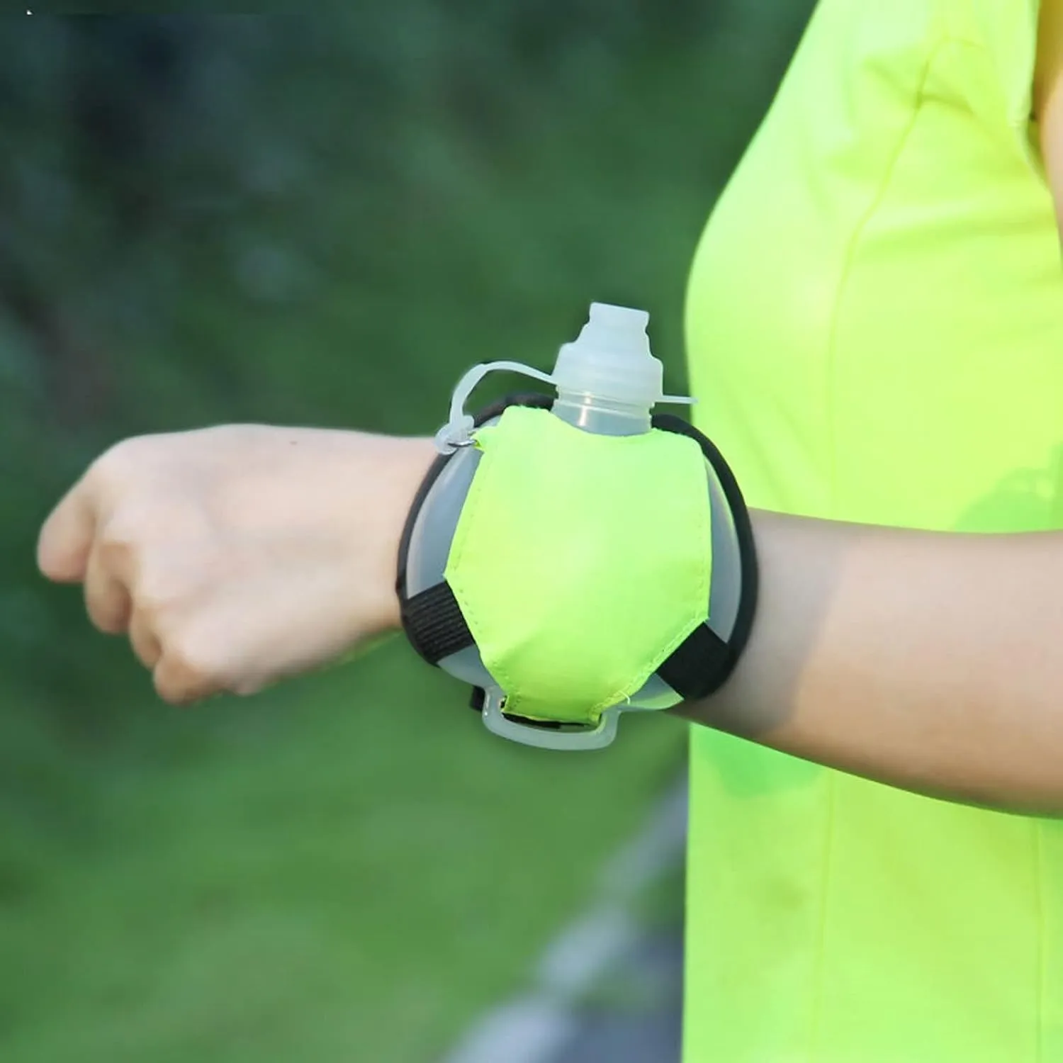 Sport Water Bottle Running Wrist Water Bottle Kettle Holder Wrist Storage Bag Hydration Pack Soft Flask for Marathon Riding Fitness Climbing(Yellow)