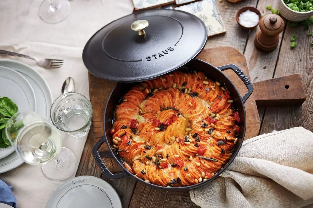 STAUB Cast Iron Sauté Pan, Chistera Lid, Round, 3.7 L, Black, 33 x 31 x 9.5 cm