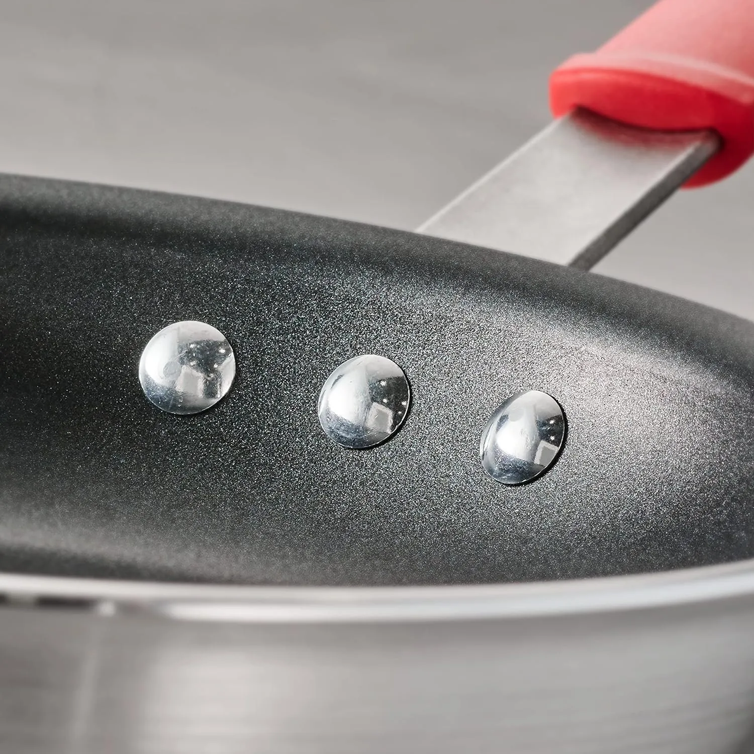 Tramontina Professional 14-Inch Non Stick Extra Large Frying Pan, Heavy-Gauge Aluminum Skillet with Reinforced Nonstick Coating, Red Handle, Dishwasher and Oven Safe