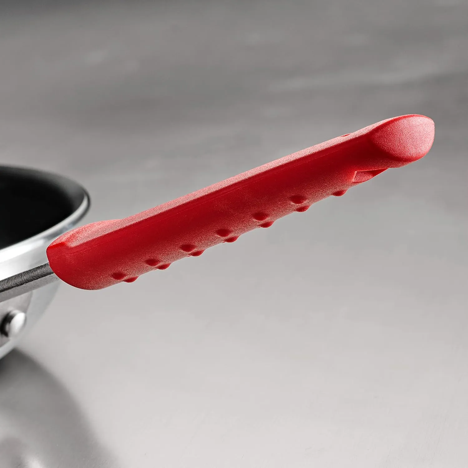 Tramontina Professional 14-Inch Non Stick Extra Large Frying Pan, Heavy-Gauge Aluminum Skillet with Reinforced Nonstick Coating, Red Handle, Dishwasher and Oven Safe